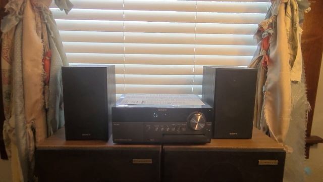 2010 Sony CMT-MX500i Micro HiFi Component System смотреть онлайн