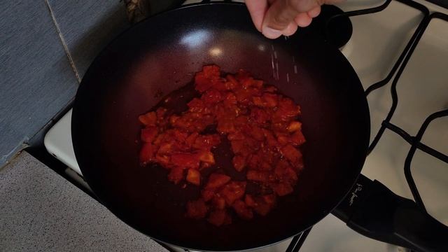 Очень вкусный омлет с помидорами! Пальчики оближешь смотреть онлайн