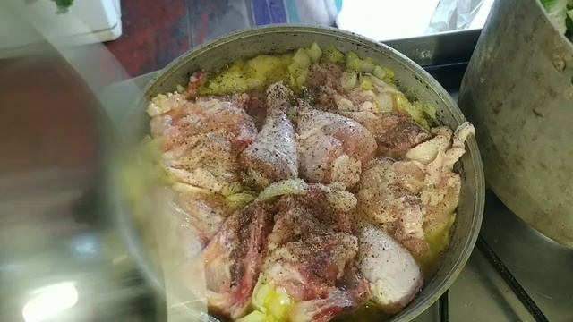 Много лука + Сода Курица по Еврейски смотреть онлайн