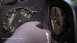 Как заменить зеркальный элемент бокового зеркала заднего вида на MERCEDES W204 [ВИДЕОУРОК AUTODOC]