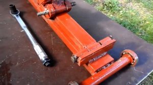Самодельный винтовой домкрат с низким подхватом.