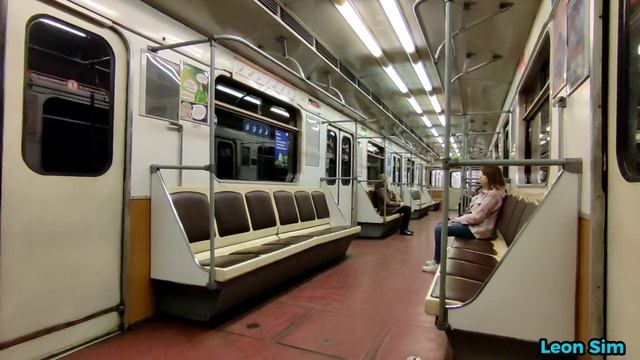"В вечерний час пик, в пустом вагоне метро"! Поездка на метропоезде «81-717.5/714.5 (ЛВЗ/ВМ)». смотреть онлайн