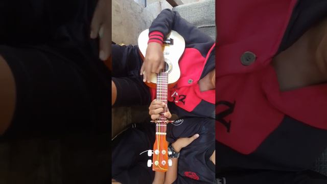 Kunci ukulele DJ SPONGEBOB смотреть онлайн