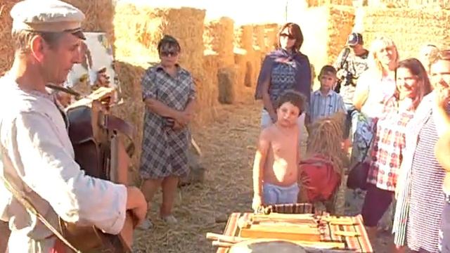 Борисоглебск-Online: Гусляр-певец в Князь-граде