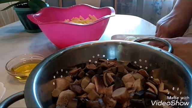 Жаренный картофель с лесными грибами смотреть онлайн
