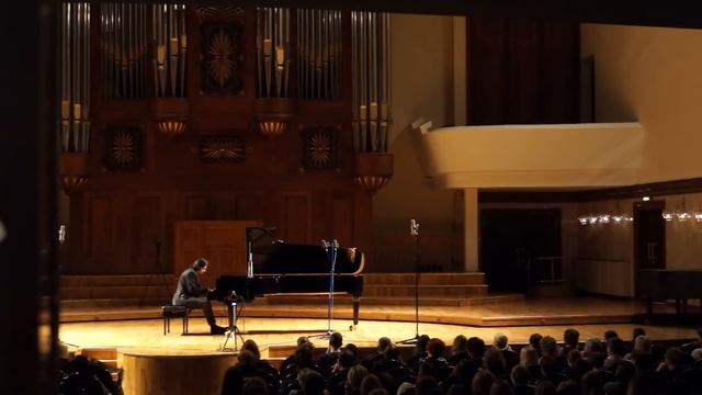 Tchaikovsky-Pletnev. "Andante-maestoso" from the ballet "Nutcracker". Karen Kornienko, piano смотреть онлайн