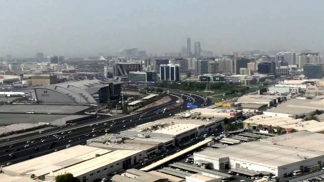 Approaching Dubai International Airport - Dubai Old city view смотреть онлайн