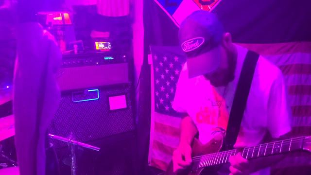 #fender#cyber twin reverb#peavy 4x12#scheffeild,5150#guitar#solo#schecter#diamond series #hellraise смотреть онлайн