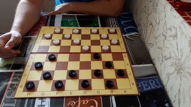 Шашки Говорим Обо всем и обзор партии в шашки Mukbang & Draughts