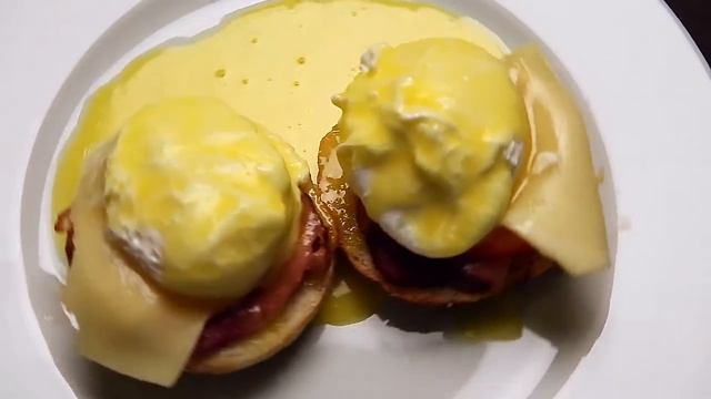 Яйца Бенедикт- Ресторан 