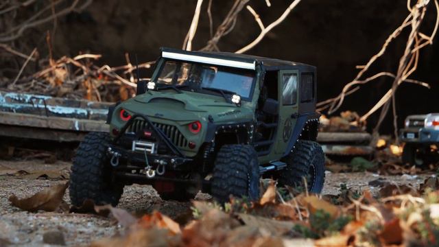 1/10 Scale RC RC4WD Land Cruiser LC70 & SCX10 II JK Rubicon Wrangler Coastal Crowling смотреть онлайн
