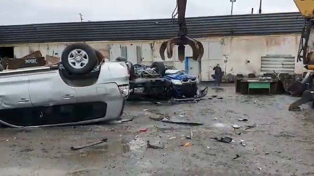 Иномарки в в металлоприемку