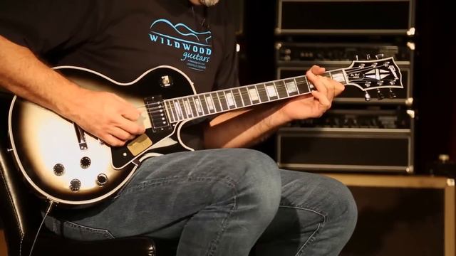 Gibson Custom Shop 2014 Les Paul Custom • SN: CS302500 смотреть онлайн