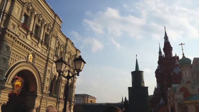 VLOG : ИНОСТРАНЕЦ ПРОБУЕТ РУССКИЕ КОНФЕТЫ