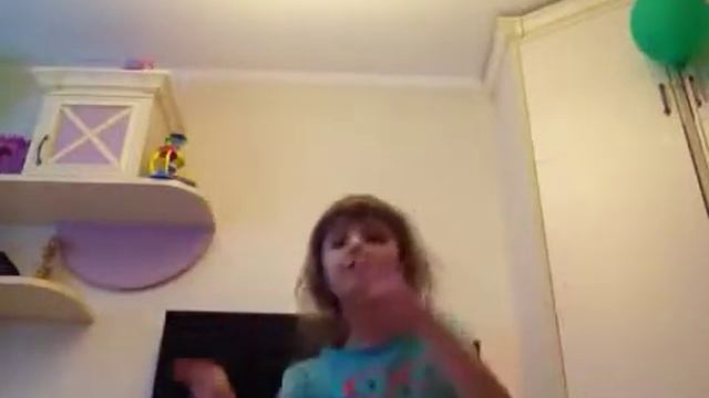 Танец монстр хай смотри и повтаряй за мной смотреть онлайн