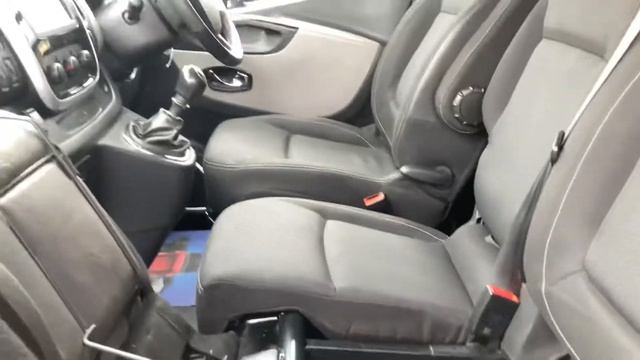 Renault Trafic 1.6 dCi 27 Sport Nav SWB Standard Roof Eu6 5dr смотреть онлайн