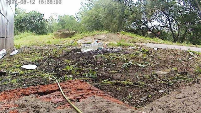 бутылка с водой под каменным прессом смотреть онлайн