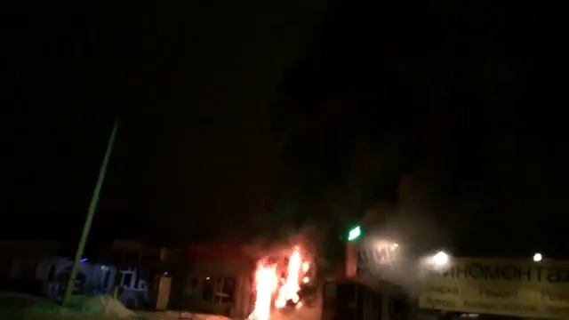 5/12/15 Омск. Пожар в шашлычке на Дергачева смотреть онлайн