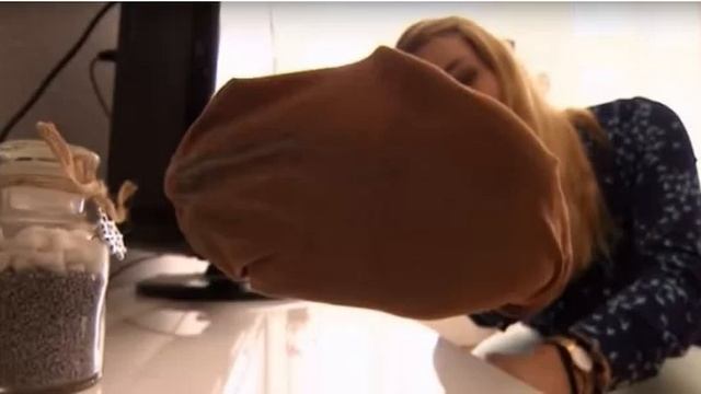 5 хитростей, чтобы МОЛНИЕНОСНО УБРАТЬ ВСЮ ШЕРСТЬ из дома! смотреть онлайн