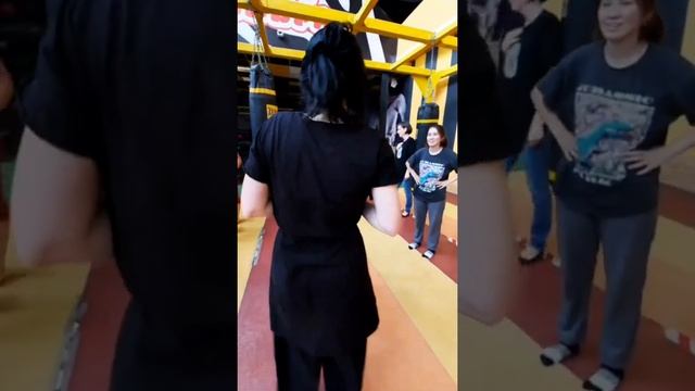 "Урок самообороны экоактивиста №1" прошёл 07.08.22 в фитнесс центре "Зебра" на Орджоникидзе 10а смотреть онлайн