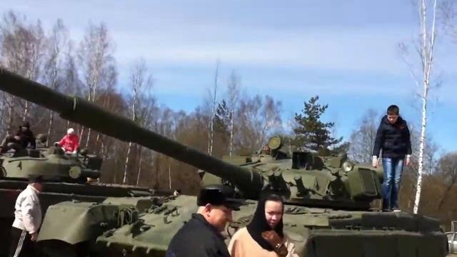 Советские танки Т-55, Т-62, Т-72, Т-80 пополнение экспозиции в Кировске (май 2017) смотреть онлайн