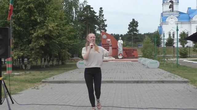 "К долгожданной гитаре я тихо прильну", исполняет Ирина Абаскалова смотреть онлайн