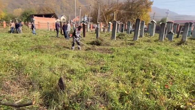 Субботник на территории кладбища в с.Дачу-Борзой смотреть онлайн