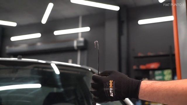 Jak wymienić wycieraczki FIAT PUNTO 2 (188) [PORADNIK AUTODOC] смотреть онлайн