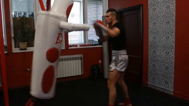 Тест комплексу Street FIGHT з бойовим манекеном Bandit для спортивних клубів смотреть онлайн