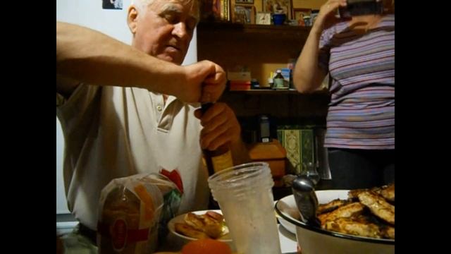 ДЕРЕВНЯ. Посадка картофеля толпой. Жарим мясо и Отдыхаем смотреть онлайн