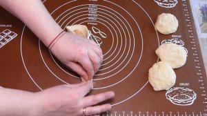 Оригинальные сосиски в тесте. Простой и вкусный рецепт сосисок в тесте. Сосиски в тесте в духовке