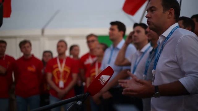 Делегация ЦК КПРФ приветствует комсомольцев смотреть онлайн