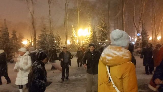 Харьков, танцы в парке, "Мама, я танцую" смотреть онлайн