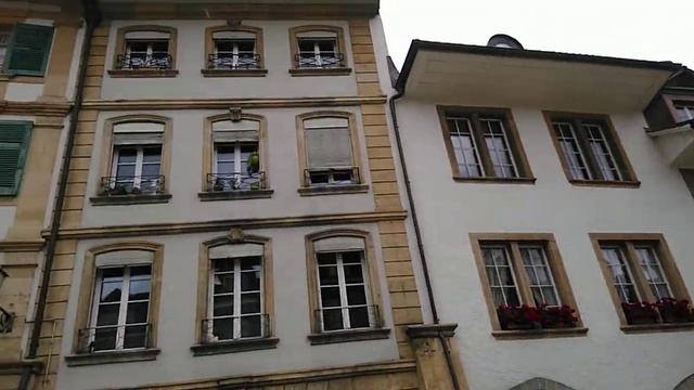 Suisse Switzerland Murten Швейцария Муртен Воскресеный рынок Центральная улица Центр Муртена Ворота смотреть онлайн