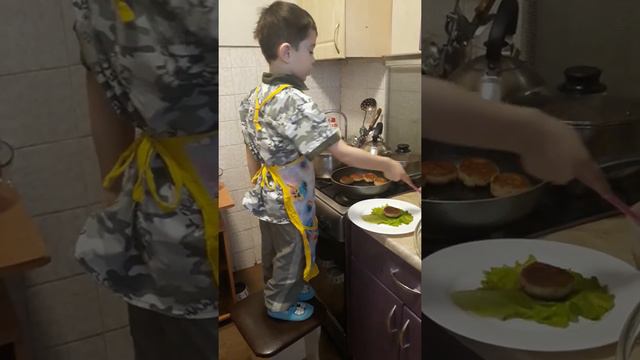 Важно всё делать красиво!Аппетит не ЗАСТАВИЛ нас ждать💖 смотреть онлайн