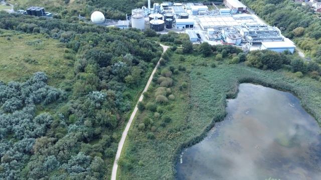Port sunlight River park in 4k - Hubsan Zino смотреть онлайн