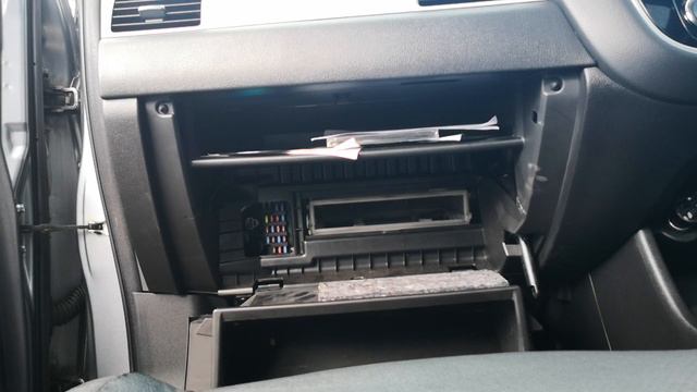 Mitsubishi outlander phev 2014 Gx4H Cabin Filter Replace смотреть онлайн