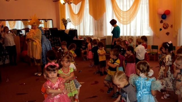 Праздник осени в детском саду "Мишутка" Железногорск-Илимский смотреть онлайн