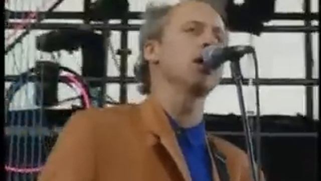 Mark Knopfler - Money For Nothing (Live 1990) смотреть онлайн