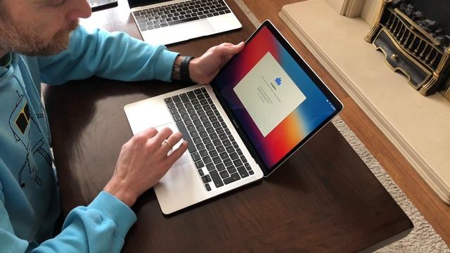 M1 MacBook Air Unboxing (And a Very Happy Driver!) смотреть онлайн