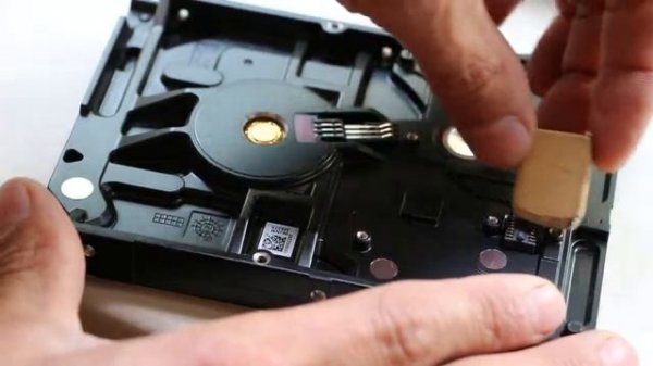 Восстановить жесткий диск SATA IDE HDD резинкой и щеткой