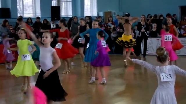 Все внимание на девочку в синем №164. Проста Ваенга))) смотреть онлайн