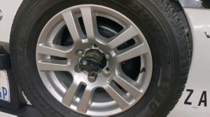 How to remove Prado spare wheel/Prado spare wheel removal/Easy way to remove Prado Spare Wheel safe