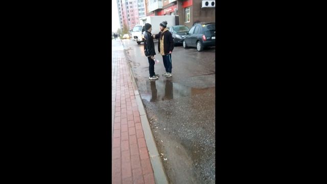 ГАНГСТЕР ИЗ CRIPS СПРОСИЛ ЗА ГРАФФИТИ смотреть онлайн