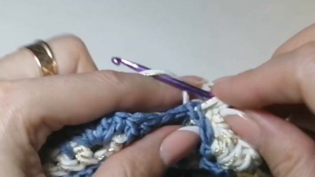 Выпуклые (рельефные) изнаночные столбики с одним накидом смотреть онлайн