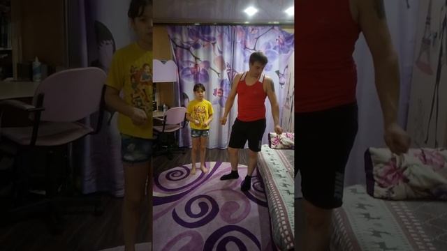 урок физкультуры во время самоизолятции дома! смотреть онлайн