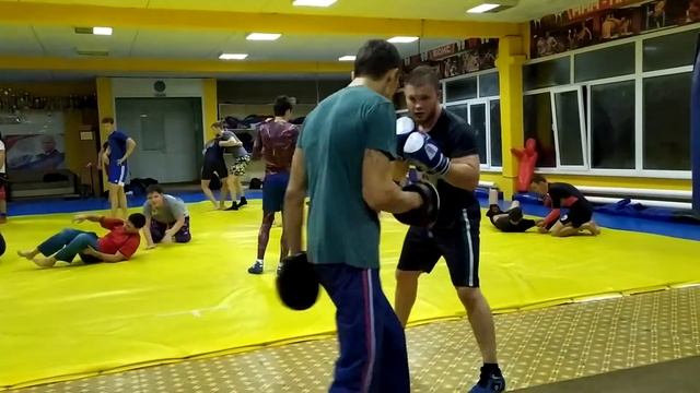 Классическая комбинация в боксе смотреть онлайн