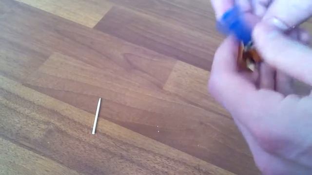 Как сделать стрелялку. мини арбалет. простые поделки в домашних условиях смотреть онлайн