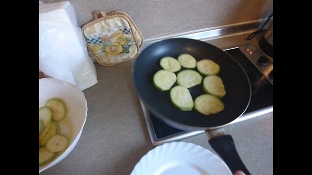 Кабачки жаренные на сковороде смотреть онлайн