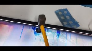 Ремонт матрицы телевизора молотком!